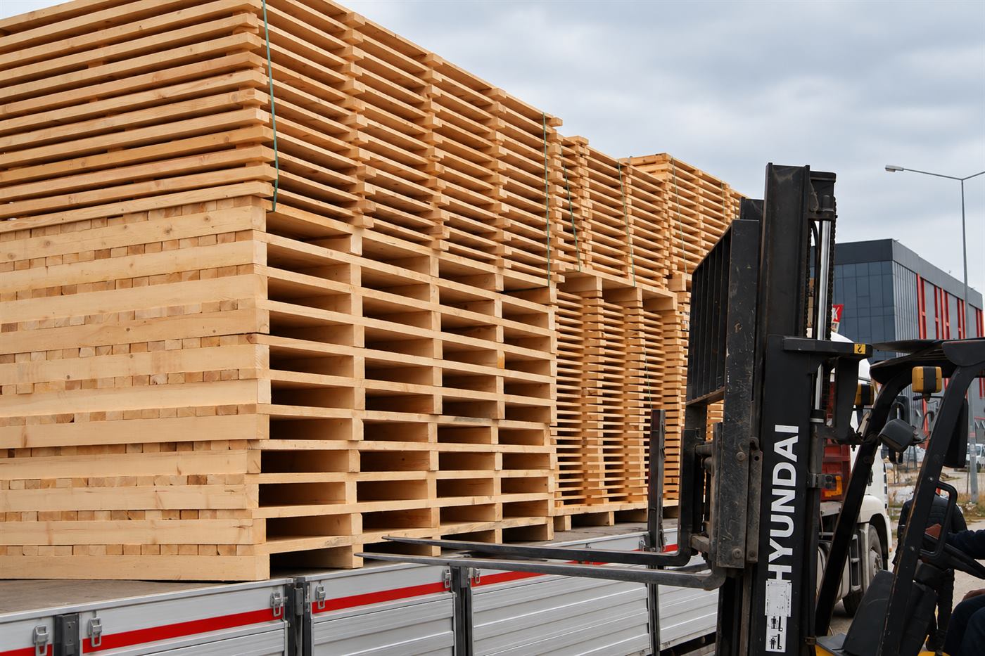 Forklift ile palet taşıma